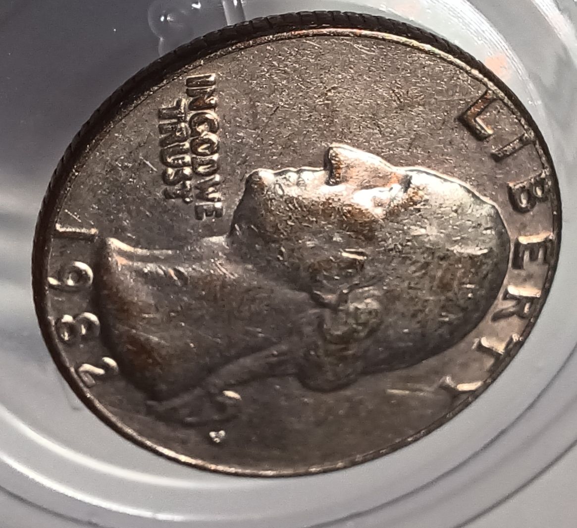 1982-Quarter-With-Copper-Showing-Through-Face.-Cladding-Error?